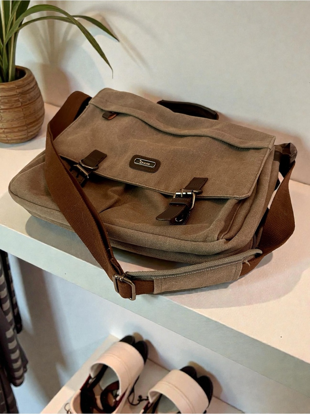 Men's Canvas Messenger Bag